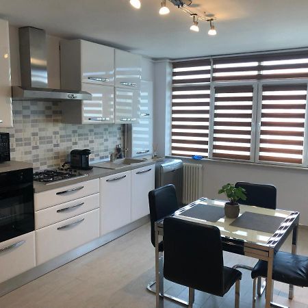Denis Apartament Турда Экстерьер фото