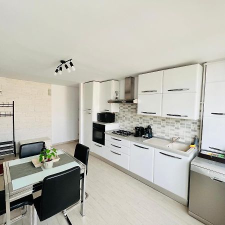 Denis Apartament Турда Экстерьер фото