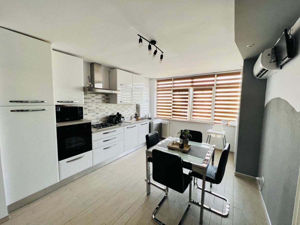 Denis Apartament Турда Экстерьер фото