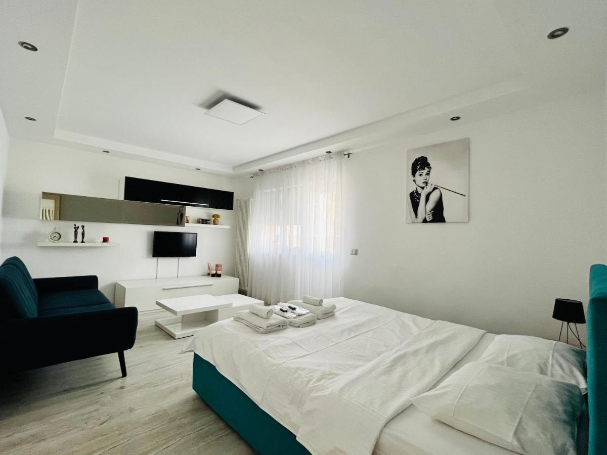 Denis Apartament Турда Экстерьер фото